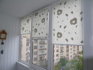 Установка рулонных штор на пластиковые окна в Дзержинске